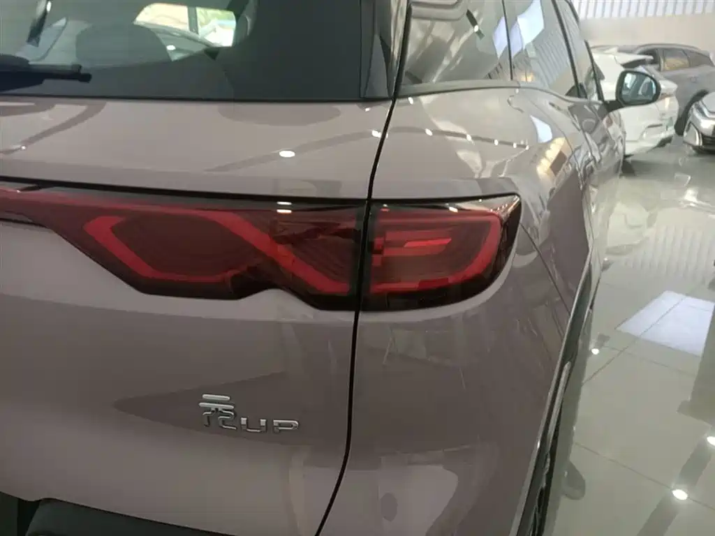 Yuan UP 2024 model 401KM transcendent type купить на сайте DeffCars