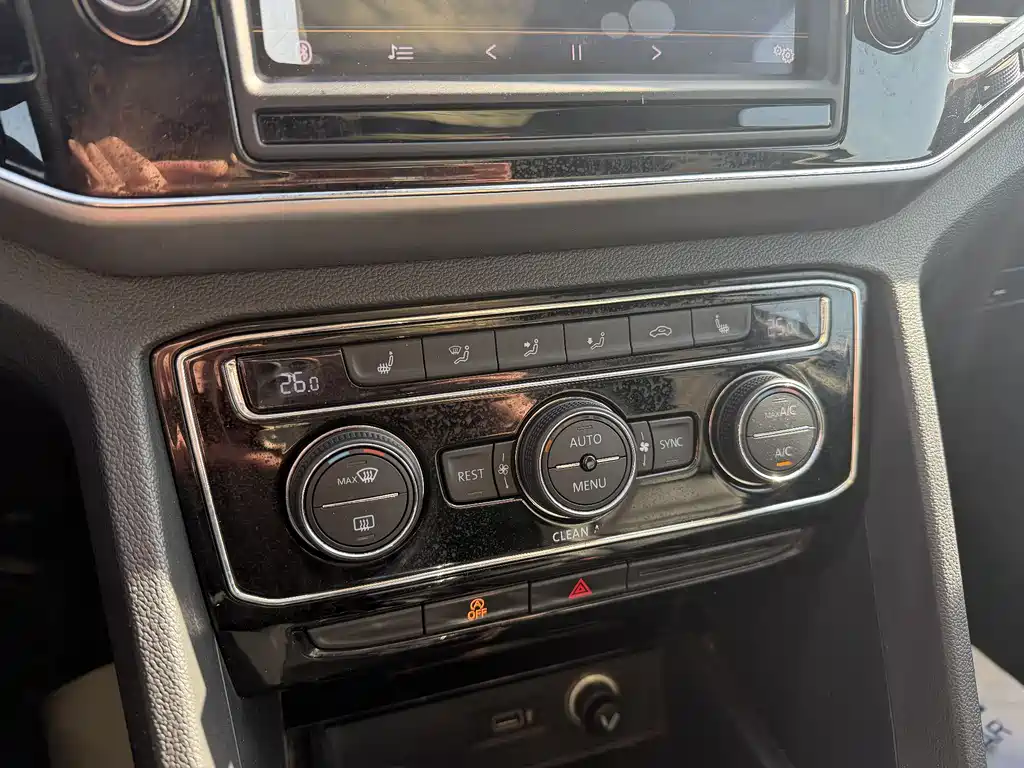 Touron 2019 380TSI four-wheel drive luxury version National V купить на сайте DeffCars