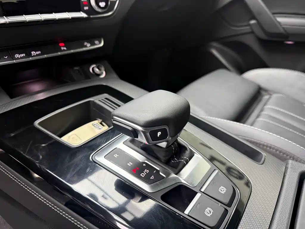 Audi Q5L 2023 40T luxury and dynamic model купить на сайте DeffCars