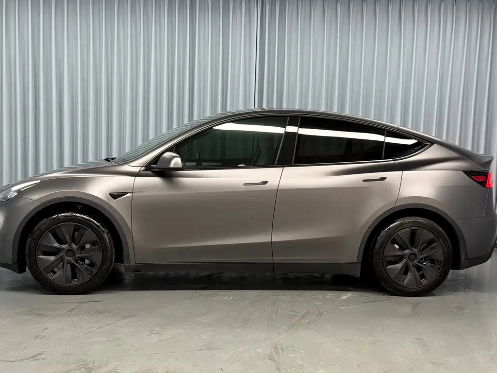 Model Y 2024 rear-wheel drive version купить на сайте DeffCars