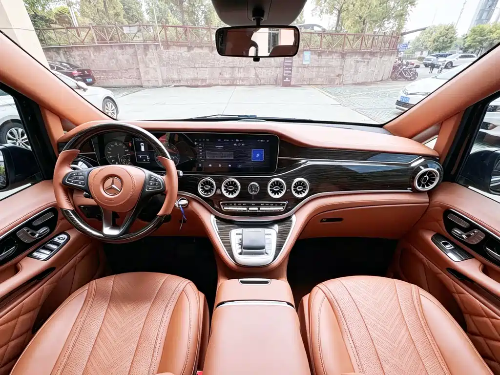 Vito 2023 2.0T Business Edition 7 seats купить на сайте DeffCars