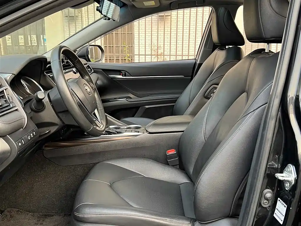 Camry 2021 2.0G Deluxe Edition купить на сайте DeffCars