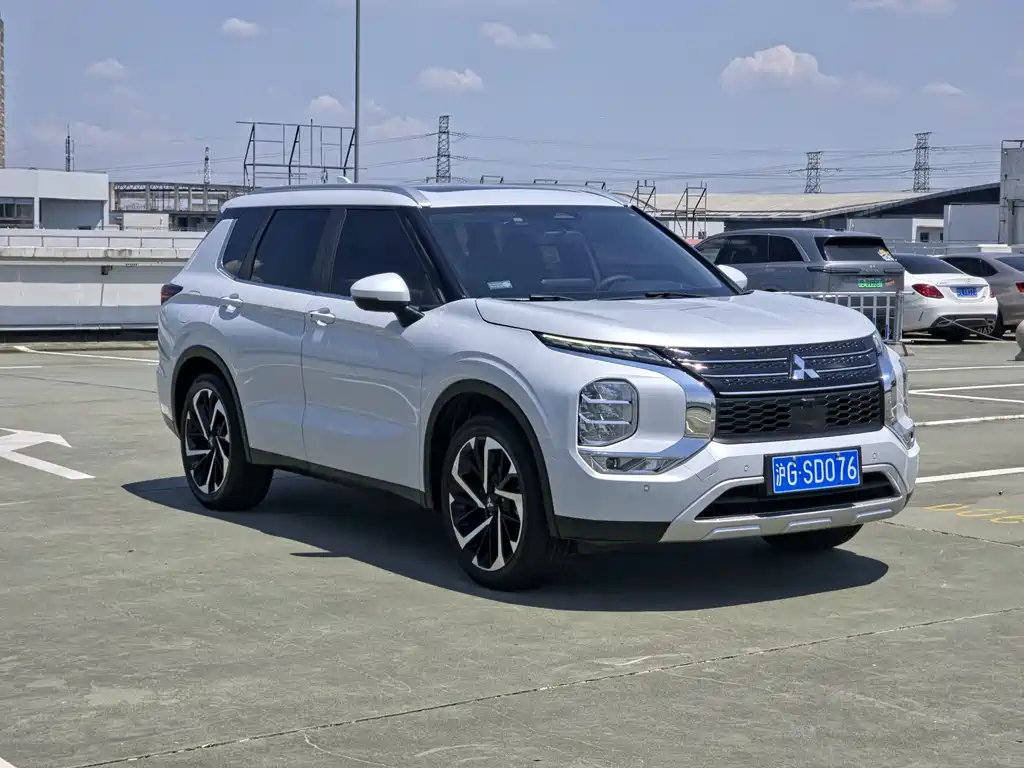 Outlander 2023 1.5T CVT four-wheel drive exclusive version 5 seats купить на сайте DeffCars