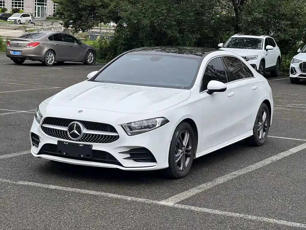 Mercedes A-Class 2022款 改款 A 180 L 运动轿车 купить на сайте DeffCars
