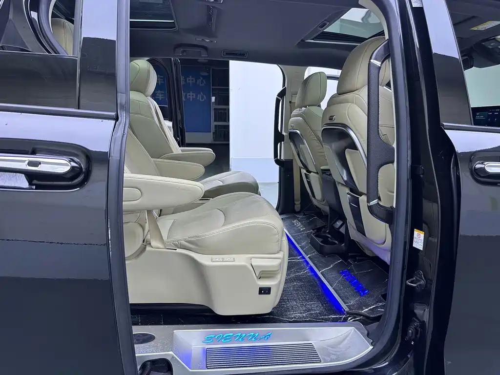 SIENNA 2021 2.5L Hybrid Extreme Edition купить на сайте DeffCars