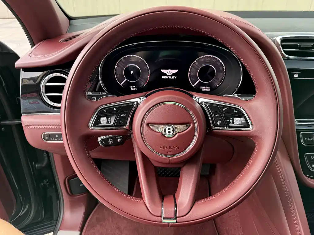 Bentayga 2024 4.0T V8 long wheelbase version купить на сайте DeffCars