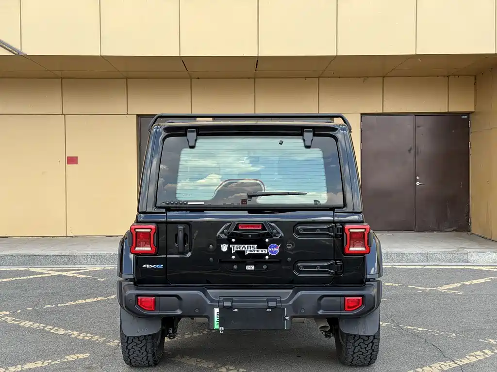 Wrangler New Energy 2021 Four-door 2.0T 4xe Sahara First Edition купить на сайте DeffCars