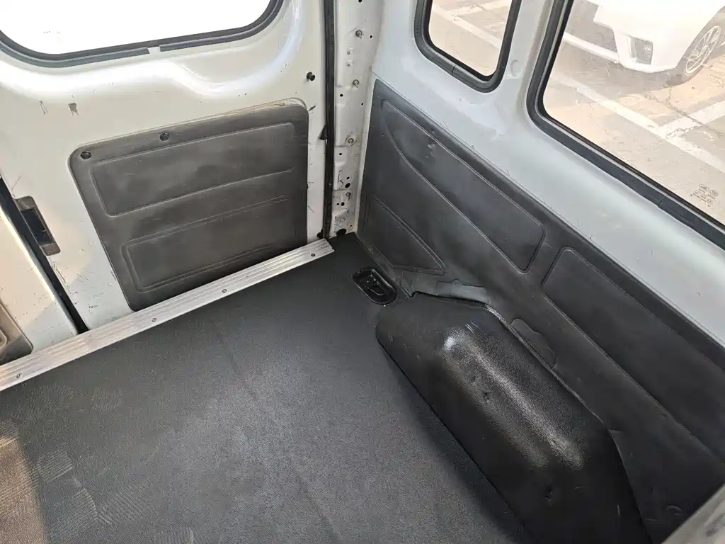 New generation Transit 2016 2.2T short-axle 6-seater mid-roof multi-purpose vehicle купить на сайте DeffCars