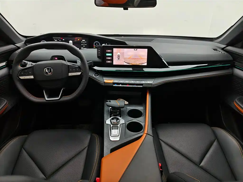 Changan UNI-V 2022 1.5T premium model купить на сайте DeffCars