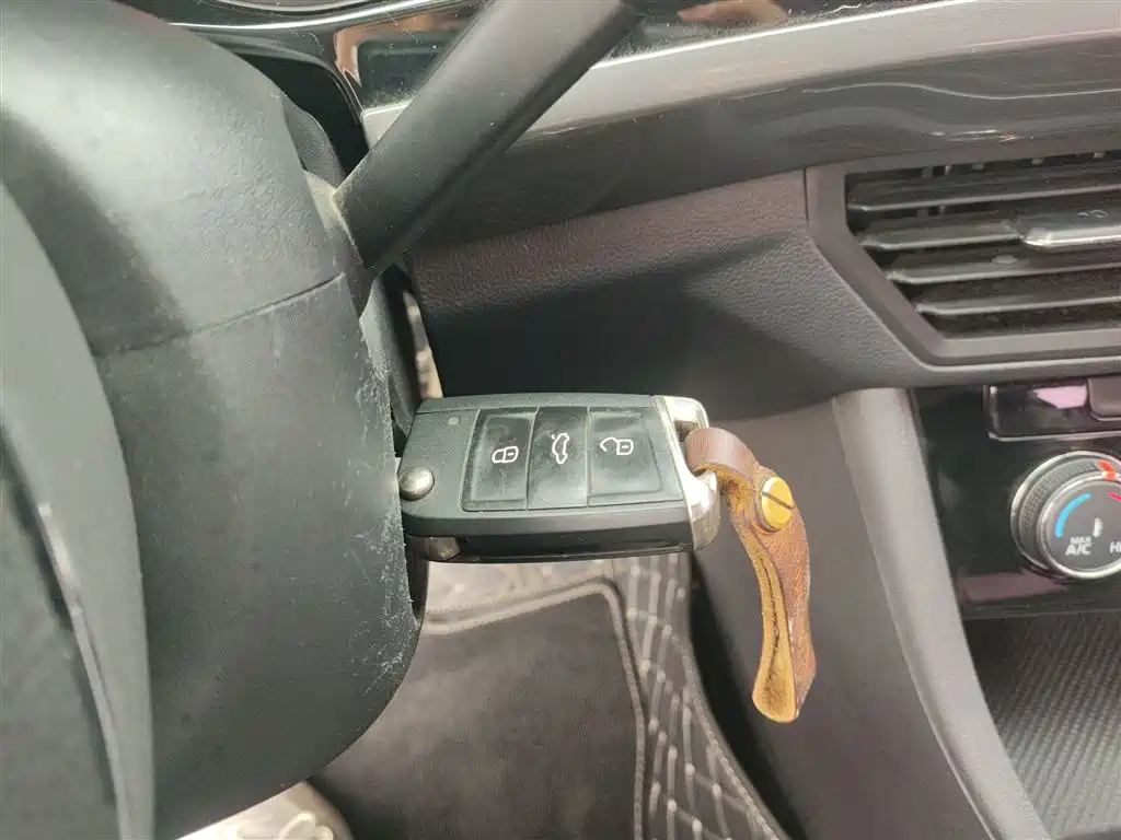Bora 2020 1.5L automatic comfort model купить на сайте DeffCars