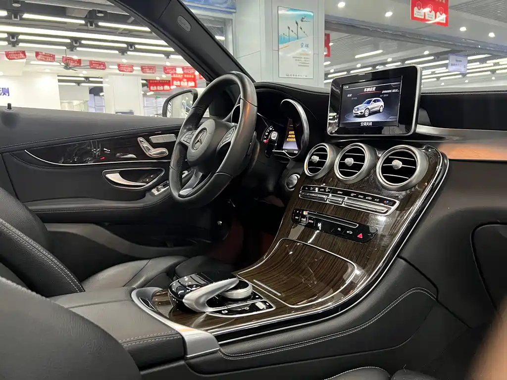Mercedes-Benz GLC 2017 GLC 260 4MATIC luxury model купить на сайте DeffCars