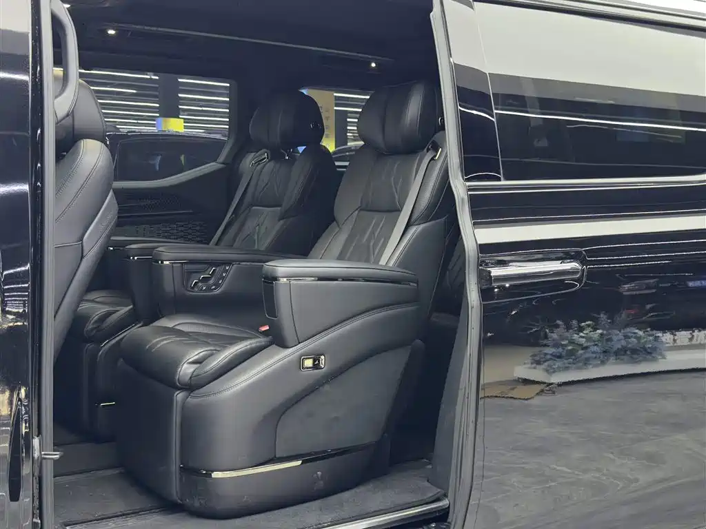 Jikrypton 009 2024 seven-seat aisle version four-wheel drive 108kWh купить на сайте DeffCars