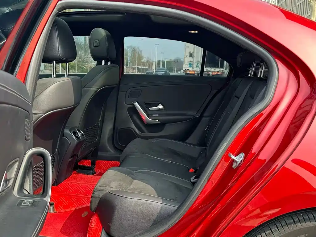 Mercedes-Benz A-Class 2019 A 180 L Sports Sedan купить на сайте DeffCars