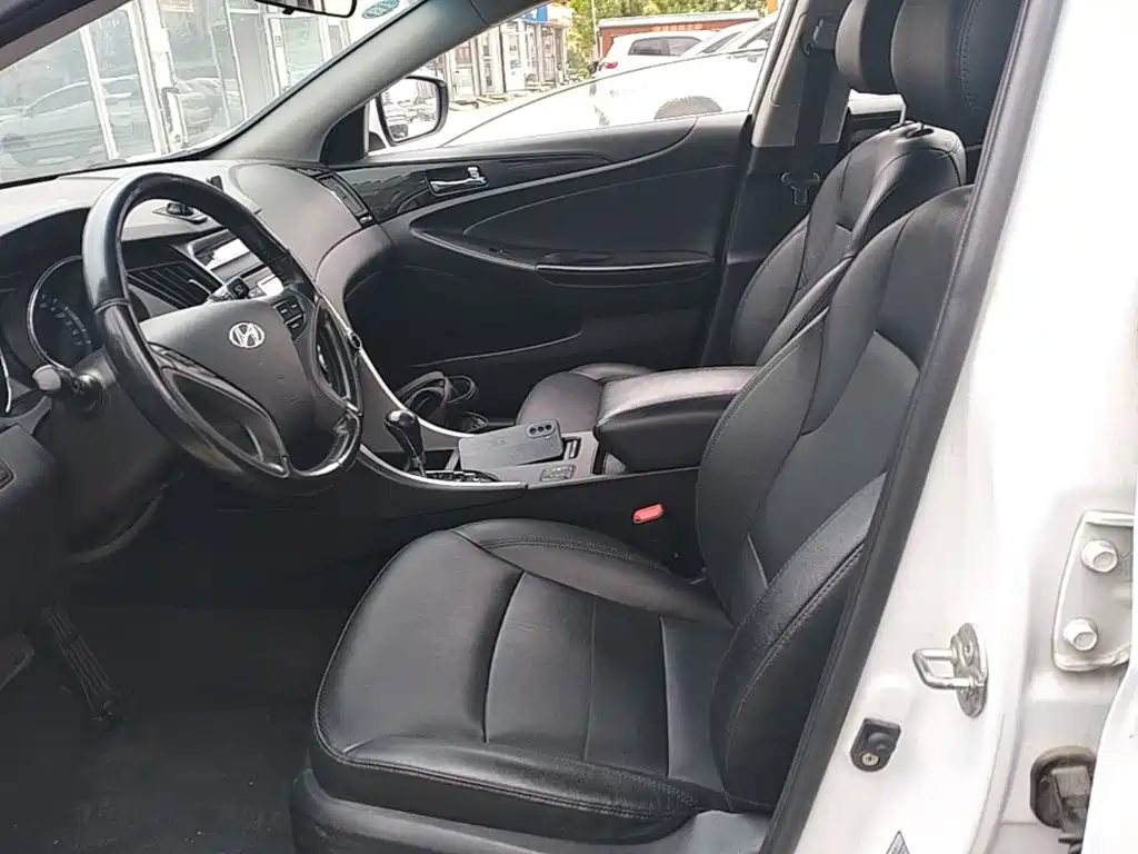 Sonata 2015 Classic 2.0L Automatic Deluxe Edition купить на сайте DeffCars