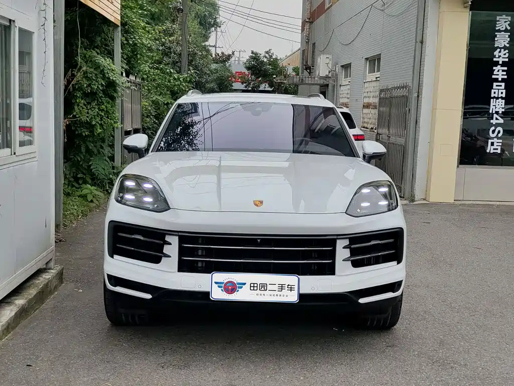 Cayenne New Energy 2024 Cayenne E-Hybrid 2.0T купить на сайте DeffCars