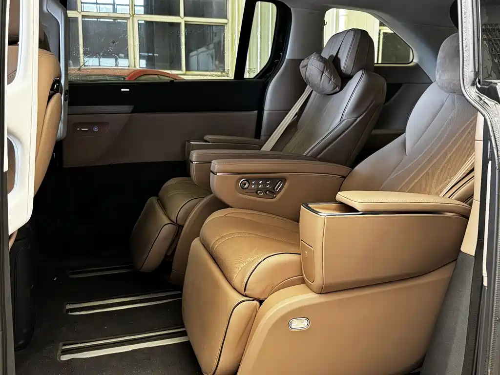 Xpeng X9 2025 pure electric 740 long battery life Max купить на сайте DeffCars