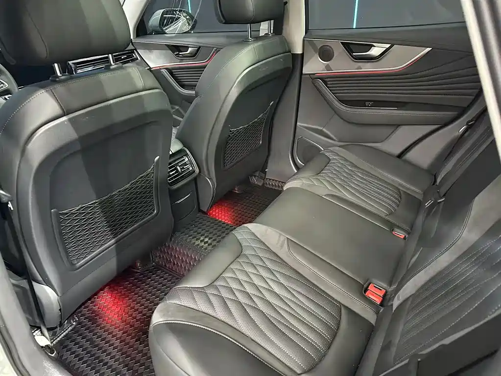 Hongqi HS5 2023 2.0T Qixiang Pro version купить на сайте DeffCars