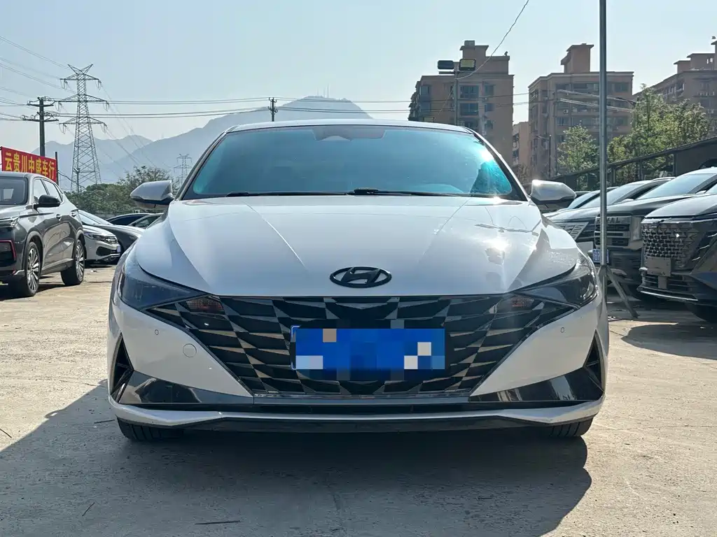 Elantra 2021 1.5L CVT LUX Premium Edition купить на сайте DeffCars
