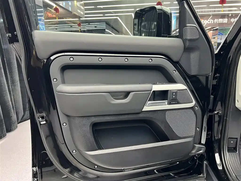 Land Rover Defender 2025 110 3.0T P400 X купить на сайте DeffCars