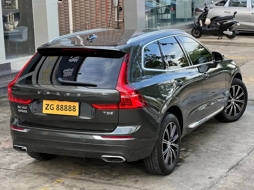 Volvo XC60 2020 T5 four-wheel drive Zhiyuan Deluxe Edition купить на сайте DeffCars