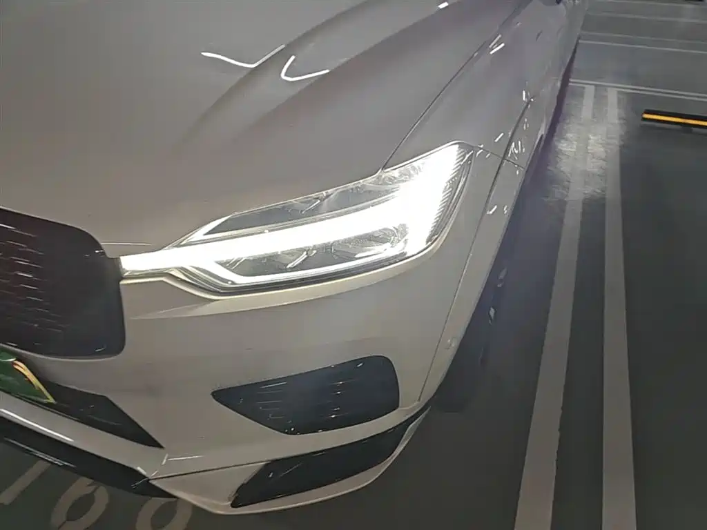 Volvo XC60 plug-in hybrid 2021 T8 E-drive hybrid Zhiyuan sports version купить на сайте DeffCars