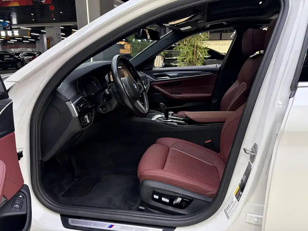 BMW 5 Series New Energy 2022 Model 2 535Le Pioneer Edition M Sports Package купить на сайте DeffCars