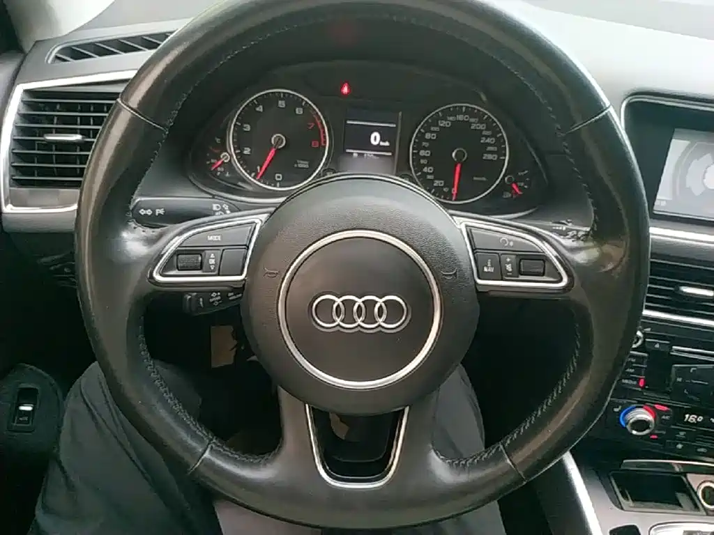 Audi Q5 2015 40 TFSI technology купить на сайте DeffCars