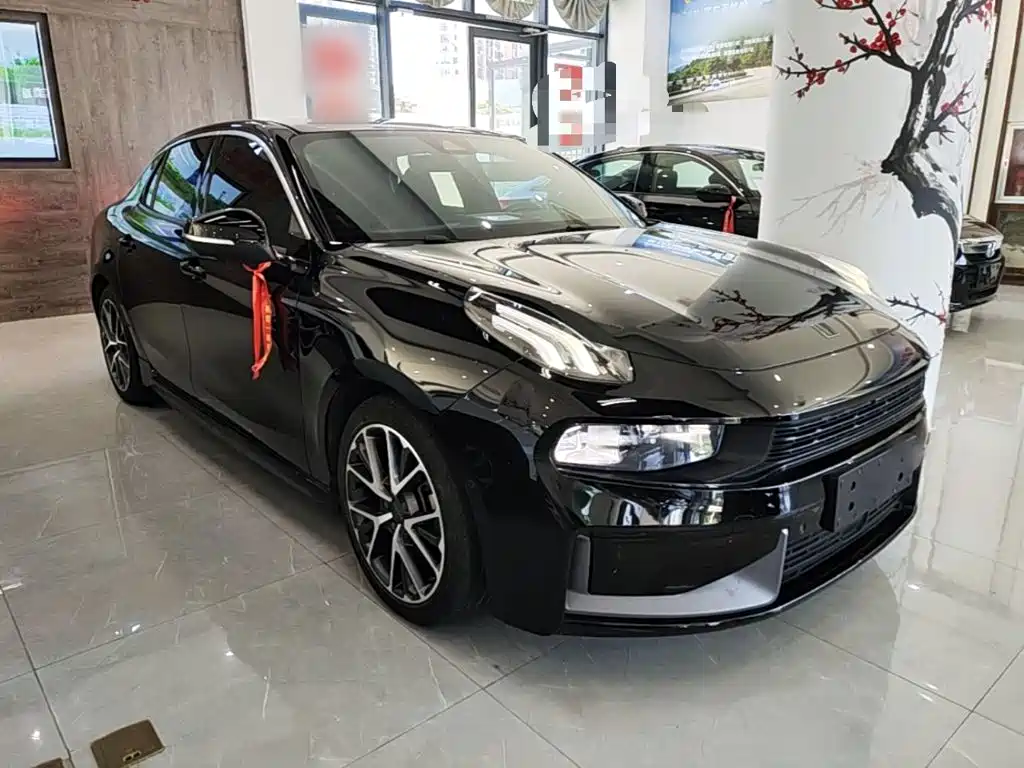 Lynk & Co 03 2022 1.5TD DCT Pro купить на сайте DeffCars
