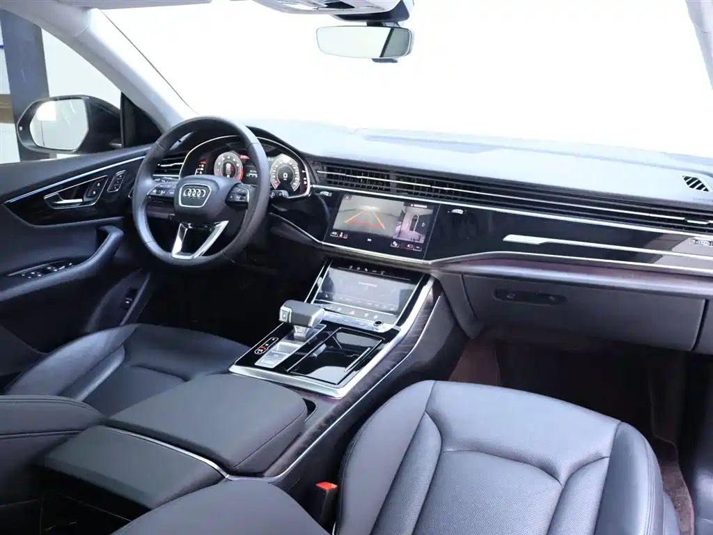 Audi Q8 2022 55 TFSI luxury and dynamic model купить на сайте DeffCars