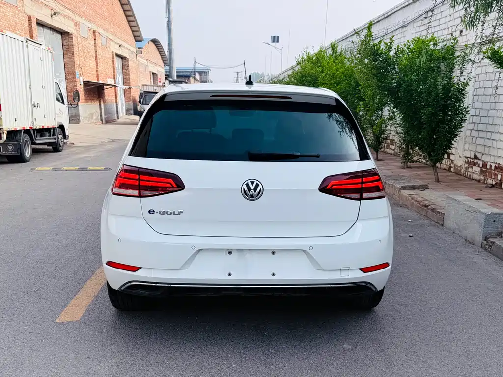 Golf New Energy Import 2018 e-Golf купить на сайте DeffCars