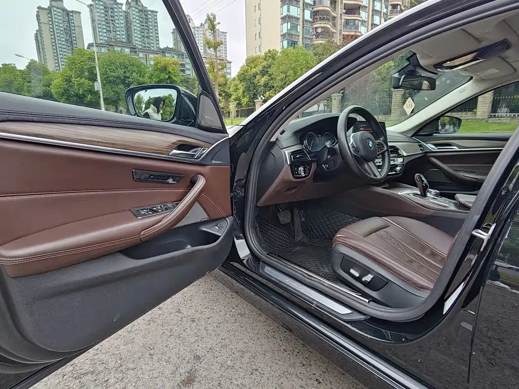 BMW 5 Series 2018 530Li Exclusive Luxury Package купить на сайте DeffCars