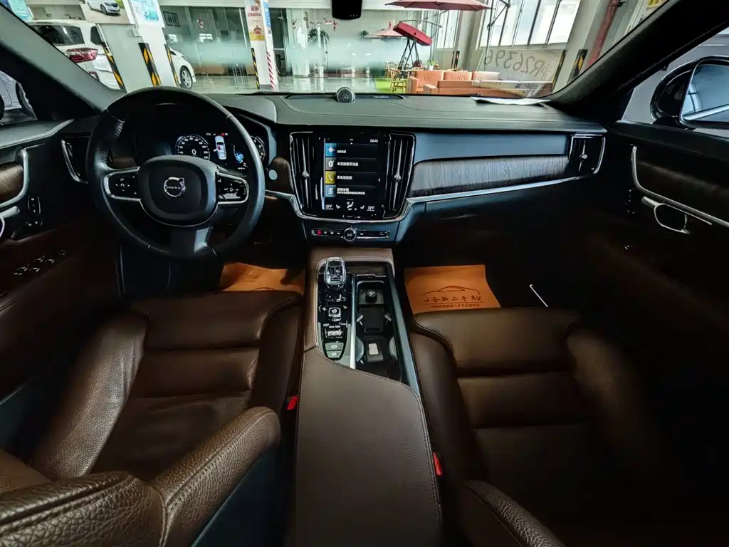 Volvo S90 2021 B5 Zhiyuan Luxury Edition купить на сайте DeffCars