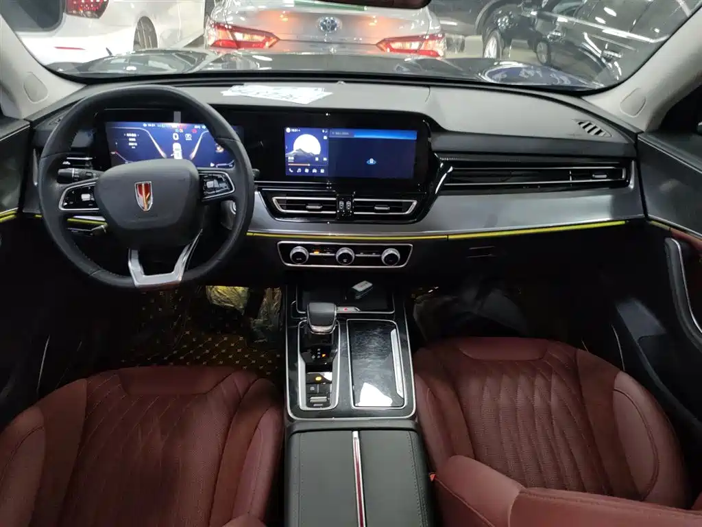 Hongqi HS5 2023 2.0T Qixiang Pro version купить на сайте DeffCars