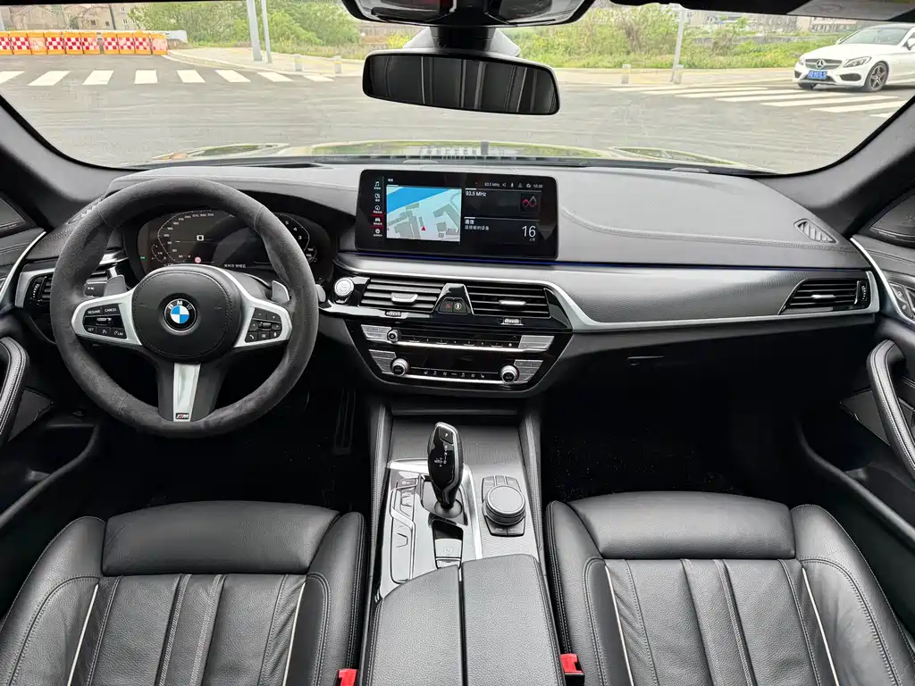 BMW 5 Series (Imported) 2022 530i Fashion Edition M Sports Package купить на сайте DeffCars
