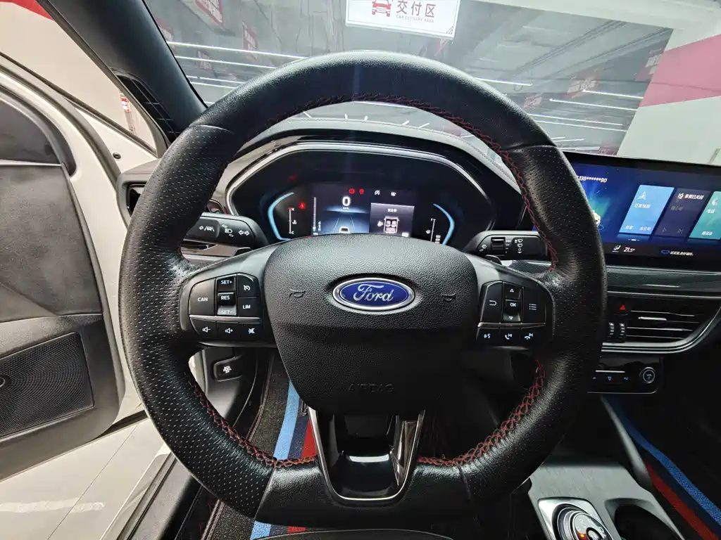 Focus 2021 Sedan EcoBoost 180 Automatic ST Line купить на сайте DeffCars