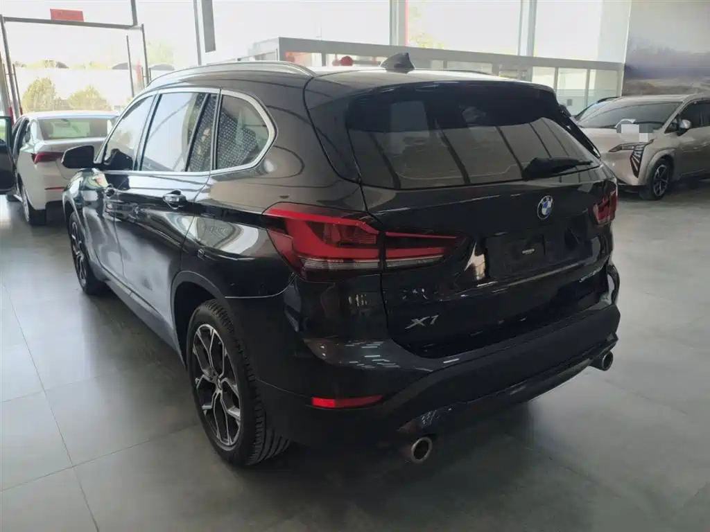 BMW X1 2022 sDrive25Li Leading Model купить на сайте DeffCars
