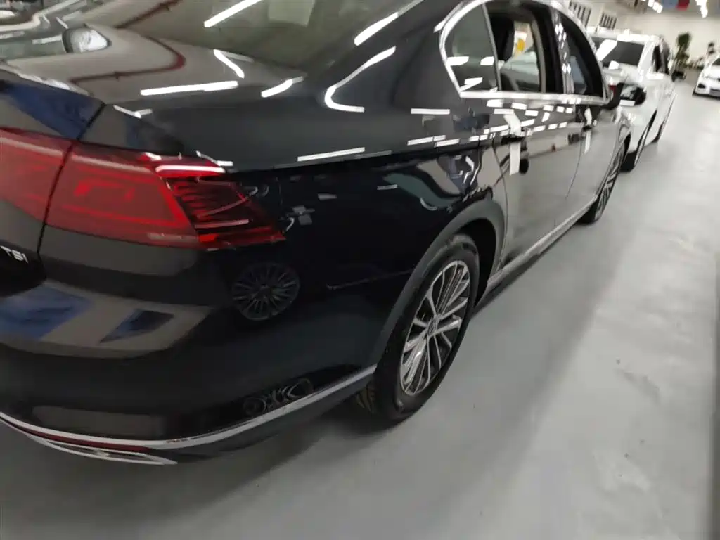 Magotan 2023 2 million commemorative edition 330TSI DSG leading model купить на сайте DeffCars