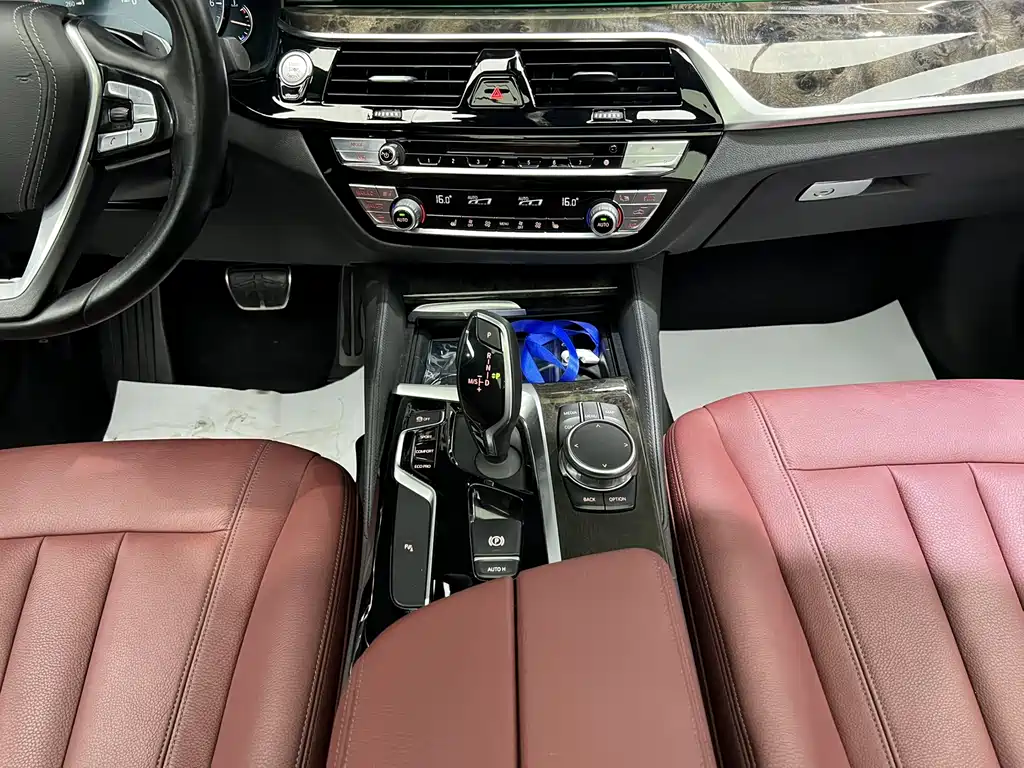 BMW 5 Series 2018 facelift 530Li leading M sports package купить на сайте DeffCars