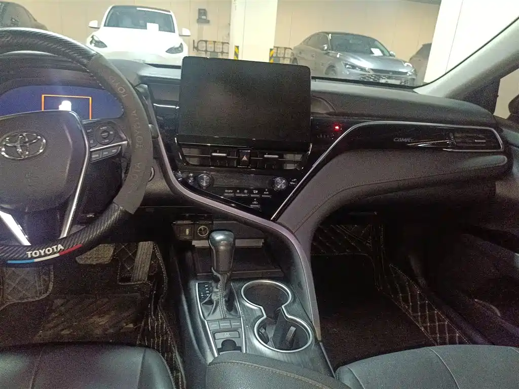 Camry 2023 2.5G Deluxe Edition купить на сайте DeffCars