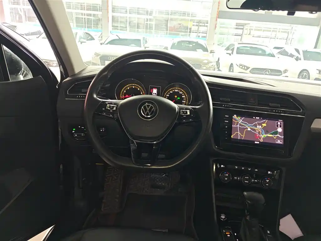 Tiguan L 2021 330TSI automatic two-wheel drive smart version купить на сайте DeffCars