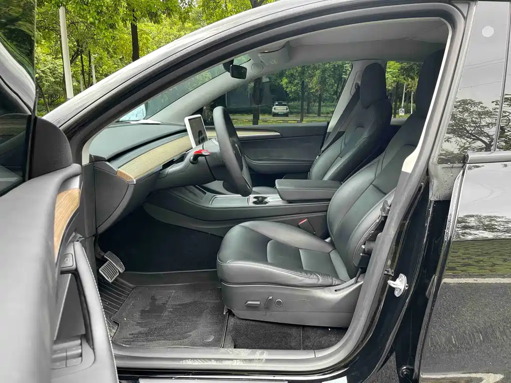 Model Y 2022 long-range all-wheel drive version купить на сайте DeffCars
