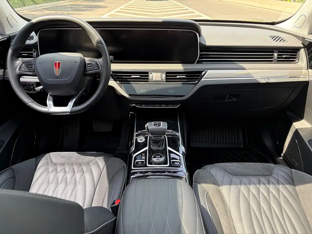 Hongqi HS5 2022 2.0T Zhilian Flagship Edition купить на сайте DeffCars