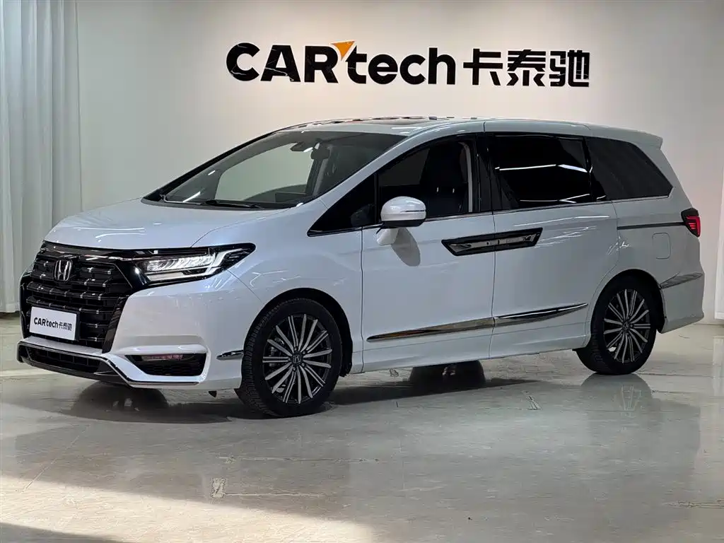 Alison 2022 2.0L e:HEV Deluxe Edition купить на сайте DeffCars