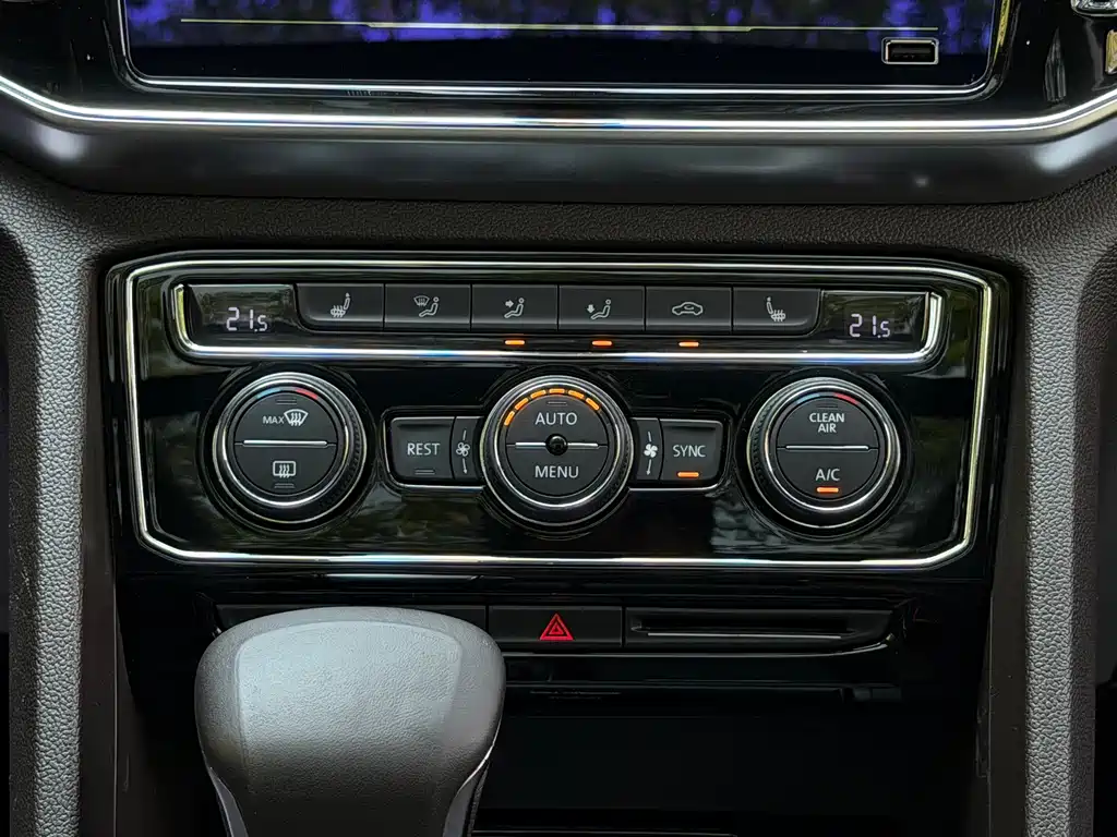 TERAMONT 2020 380TSI four-wheel drive luxury version National VI купить на сайте DeffCars