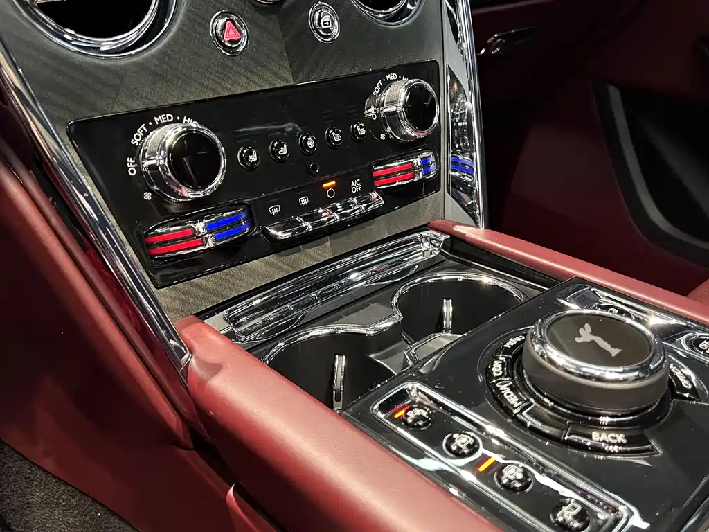 Cullinan 2018 five-seater version купить на сайте DeffCars