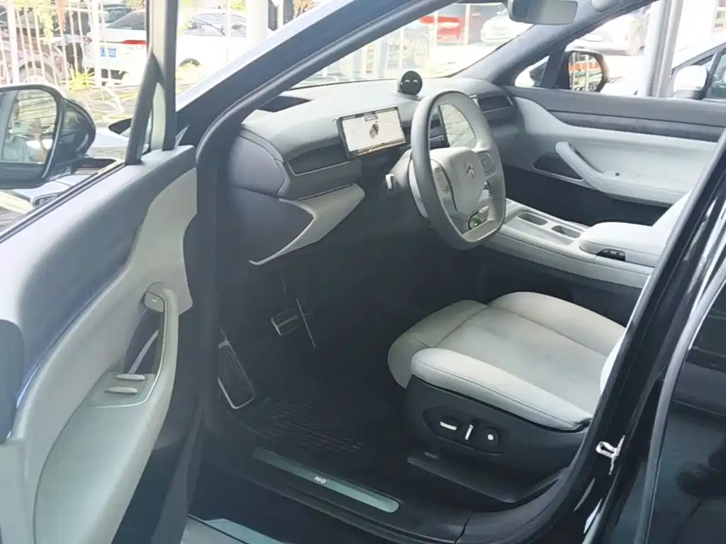 NIO ES8 2023 75kWh Executive Edition купить на сайте DeffCars