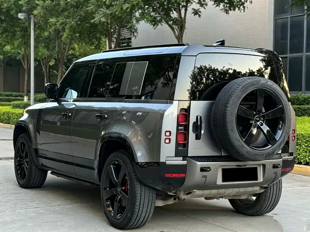 Land Rover Defender 2023 110 3.0T P400 X-DYNAMIC HSE купить на сайте DeffCars
