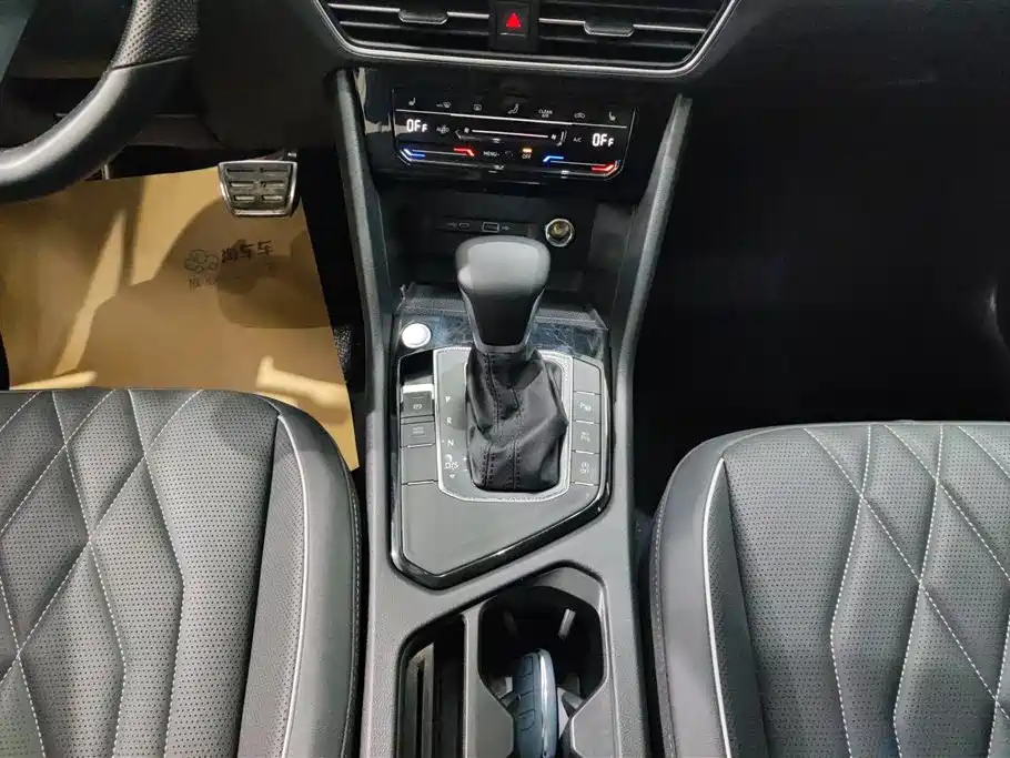 Tiguan L 2023 facelift 330TSI automatic two-wheel drive R-Line version купить на сайте DeffCars