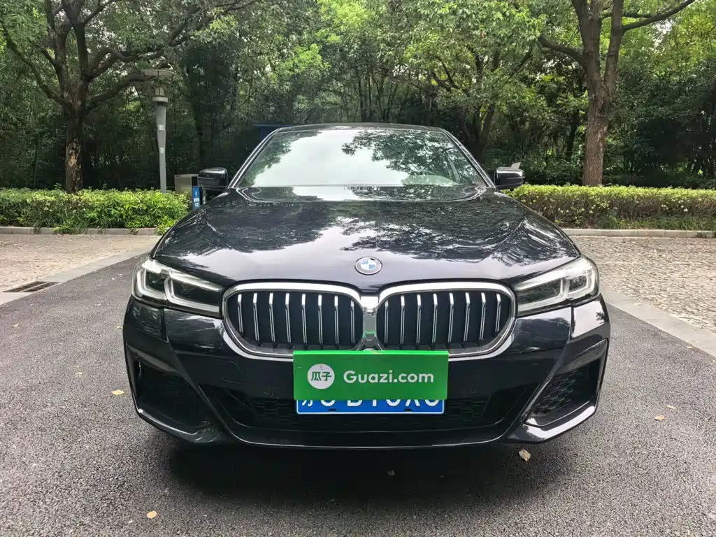 BMW 5 Series 2023 530Li Leading M Sports Package купить на сайте DeffCars
