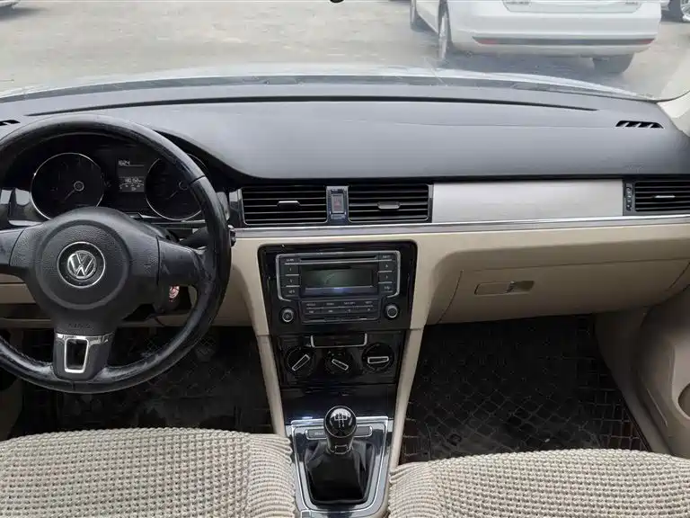 Bora 2014 1.6L manual comfort type купить на сайте DeffCars